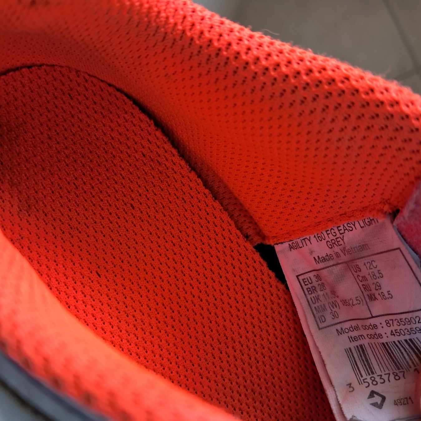 Scarpe per ragazzi: Kinder Fussballschuhe Grösse 30 – Usato da Meilen venduto da Vaurien15 3