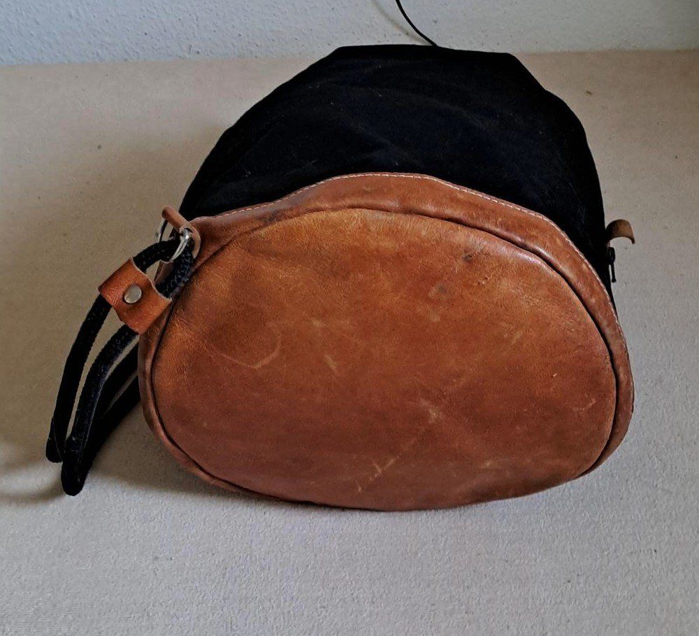 Zaini: Beutelrucksack schwarz mit Lederboden – Usato da Zürich venduto da leachim321 2