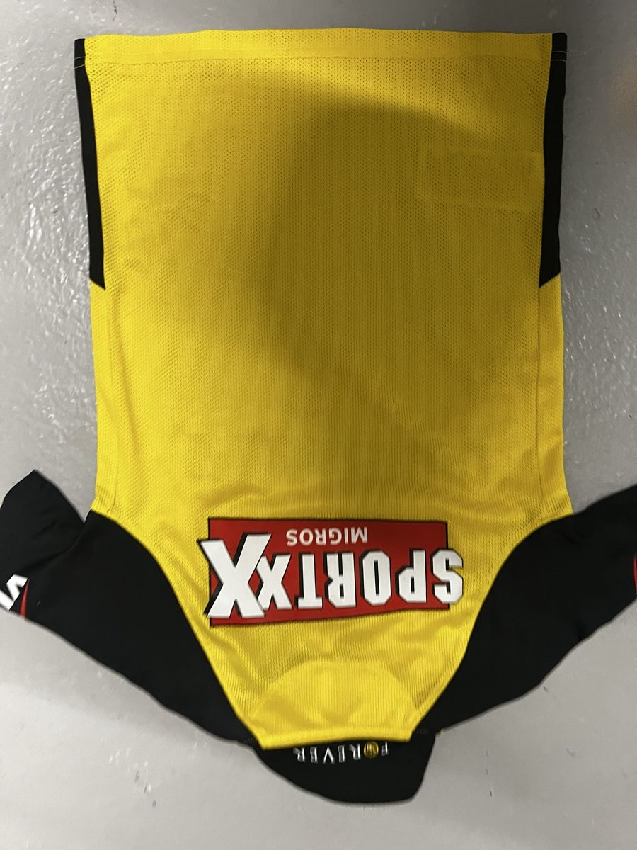 Young Boys Trainer, Turnhosen & -trikots: Yb trikot 116 – Gebraucht aus aarberg von zwerg85 2