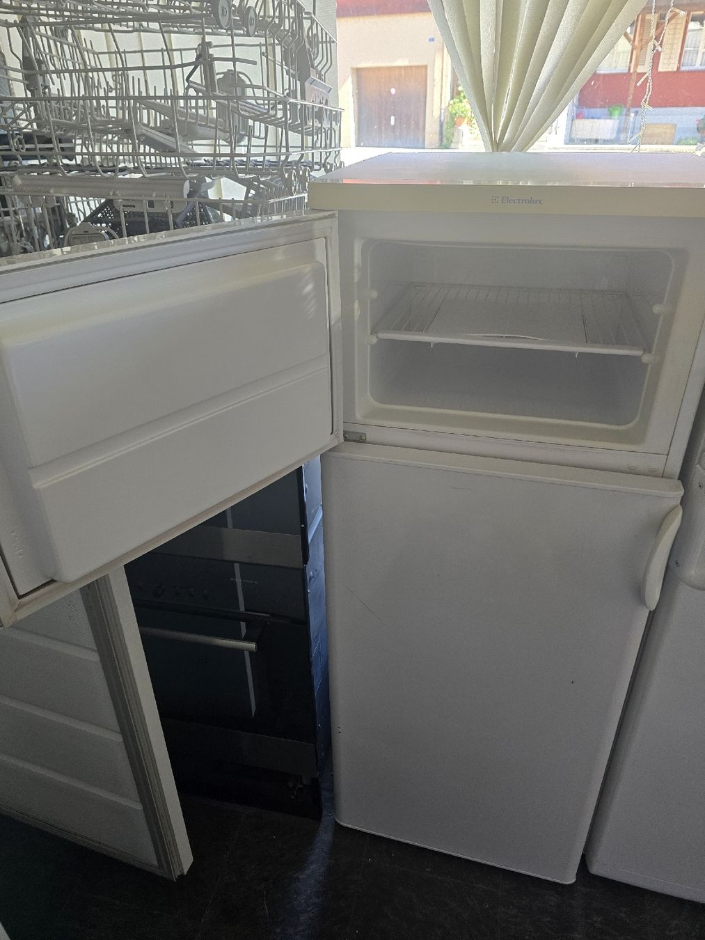 Electrolux Frigoriferi: Electrolux Kühlschrank mit Truhe – Usato da Oberburg venduto da B-2 1