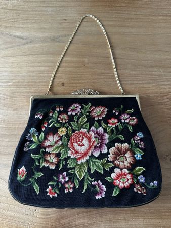 Seltenes Fundstück - antike Abendtasche