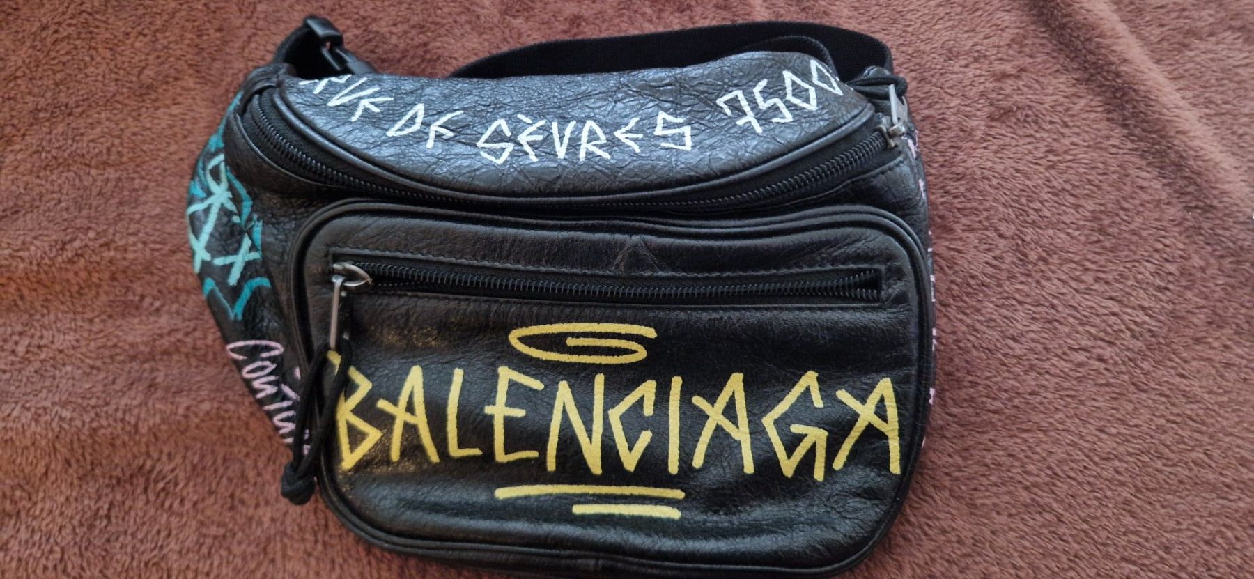 Balenciaga Borse: Balenciaga Graffiti Bauchtasche – Nuovo e nell'imballaggio originale da Effretikon venduto da American_Sportswear