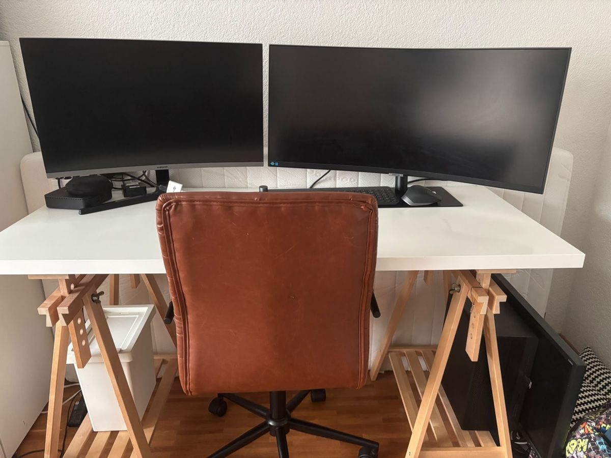 Schreibtische: Schreibtisch IKEA – Gebraucht aus Oetwil am See von hatsch101