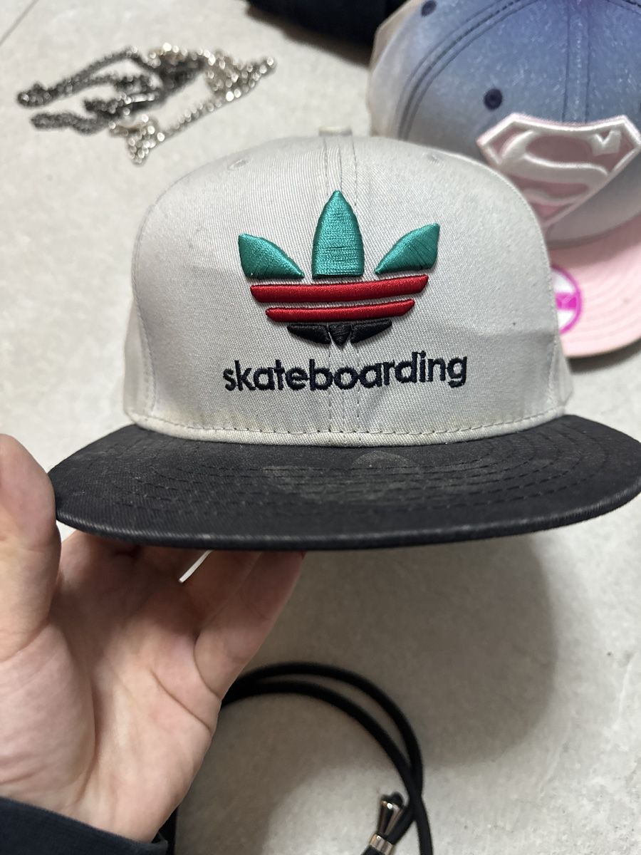 Adidas Copricapi, berretti & cappellini: Adidas Cap Skateboarding, – Usato da Ottenbach venduto da Irinaberther