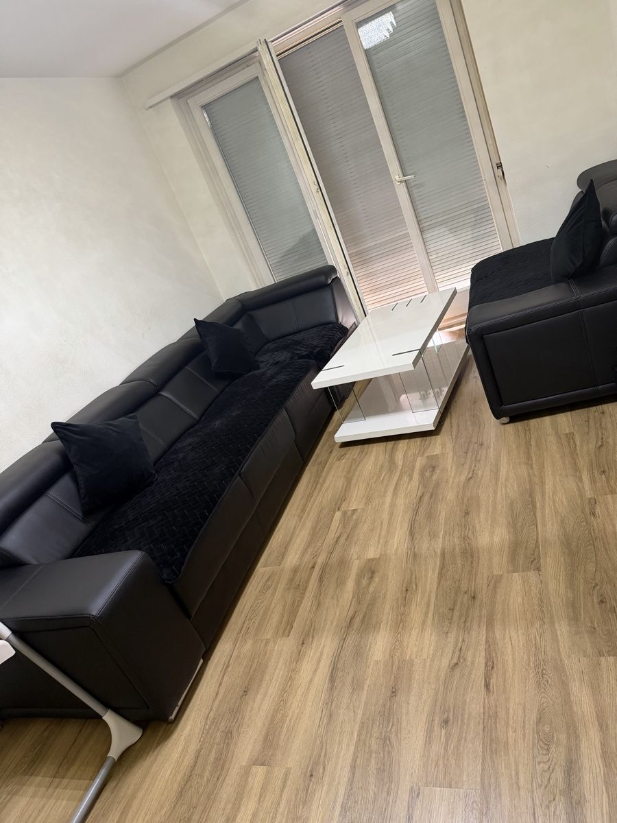 Sofas: sofa mit couchtisch – D'occasion à Winterthur par sej_g8d7