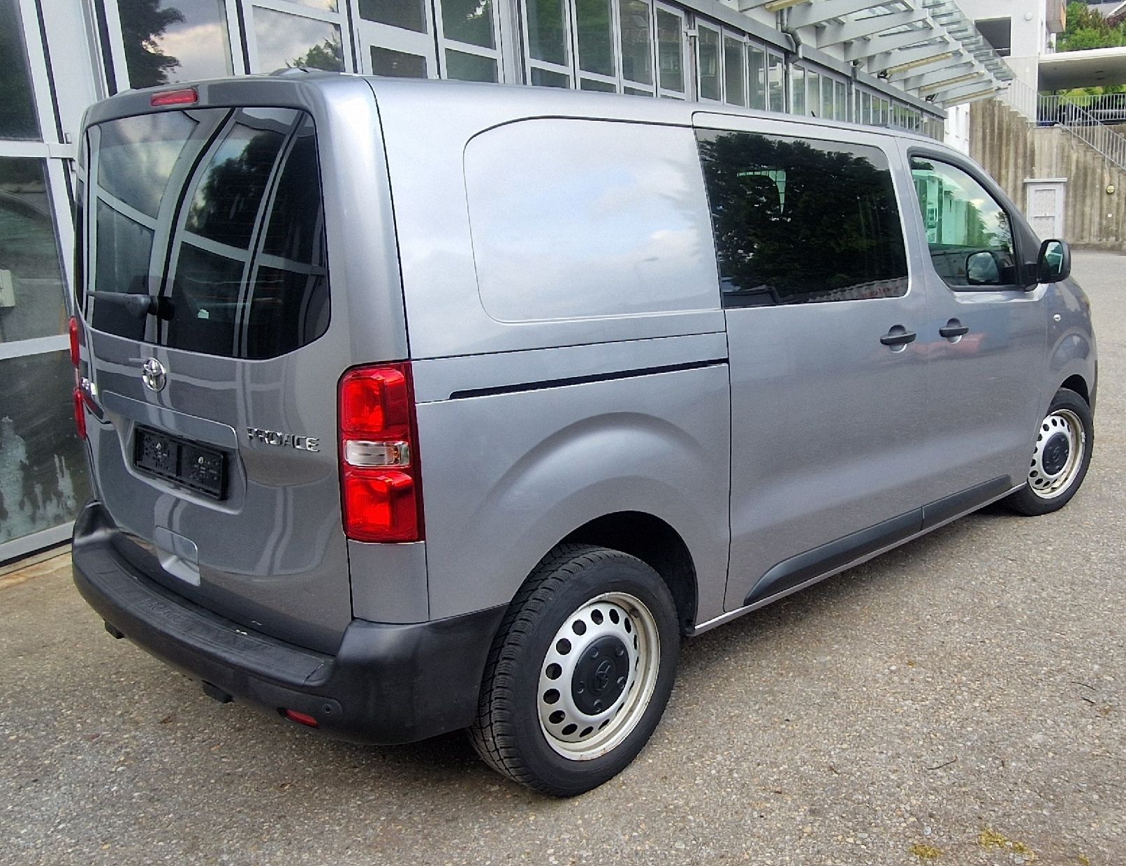Toyota Véhicules utilitaires: Toyota Proace Panel Van 2.0lt 150PS – D'occasion à Rieden SG par romi1271 2