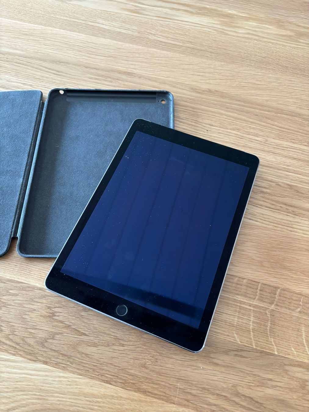 Apple Tablettes PC: iPad Air – D'occasion à La Tanne par guerkli8