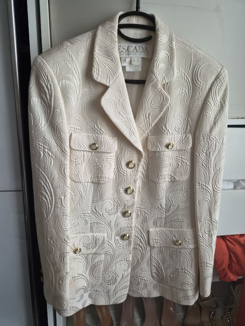 Escada Giacche: Escada schöner Blazer Gr. 38 – Usato da Frenkendorf venduto da Moon111