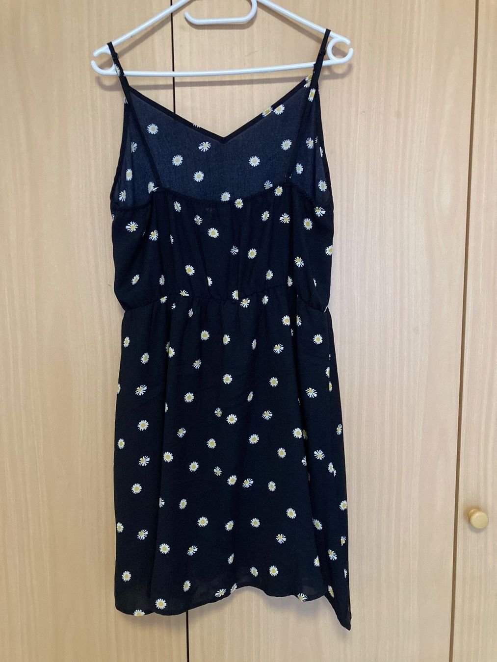 Vestiti: Schwarzes Kleid mit Gänseblümchen XL – Nuovo (secondo la descrizione) da Thun venduto da Vans_98 1