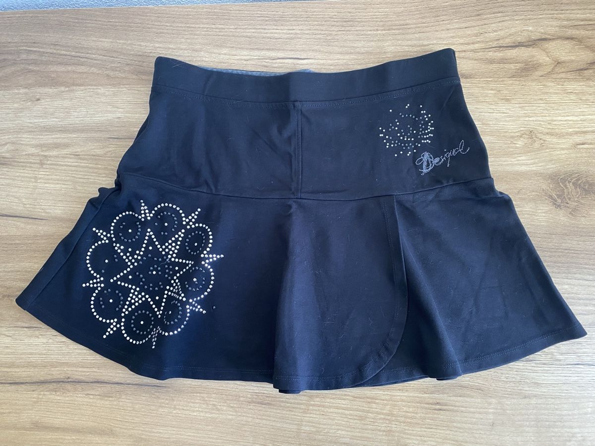 Desigual Gonne: Lot de deux jupes Desigual – Usato da Chézard-St-Martin venduto da monster2525