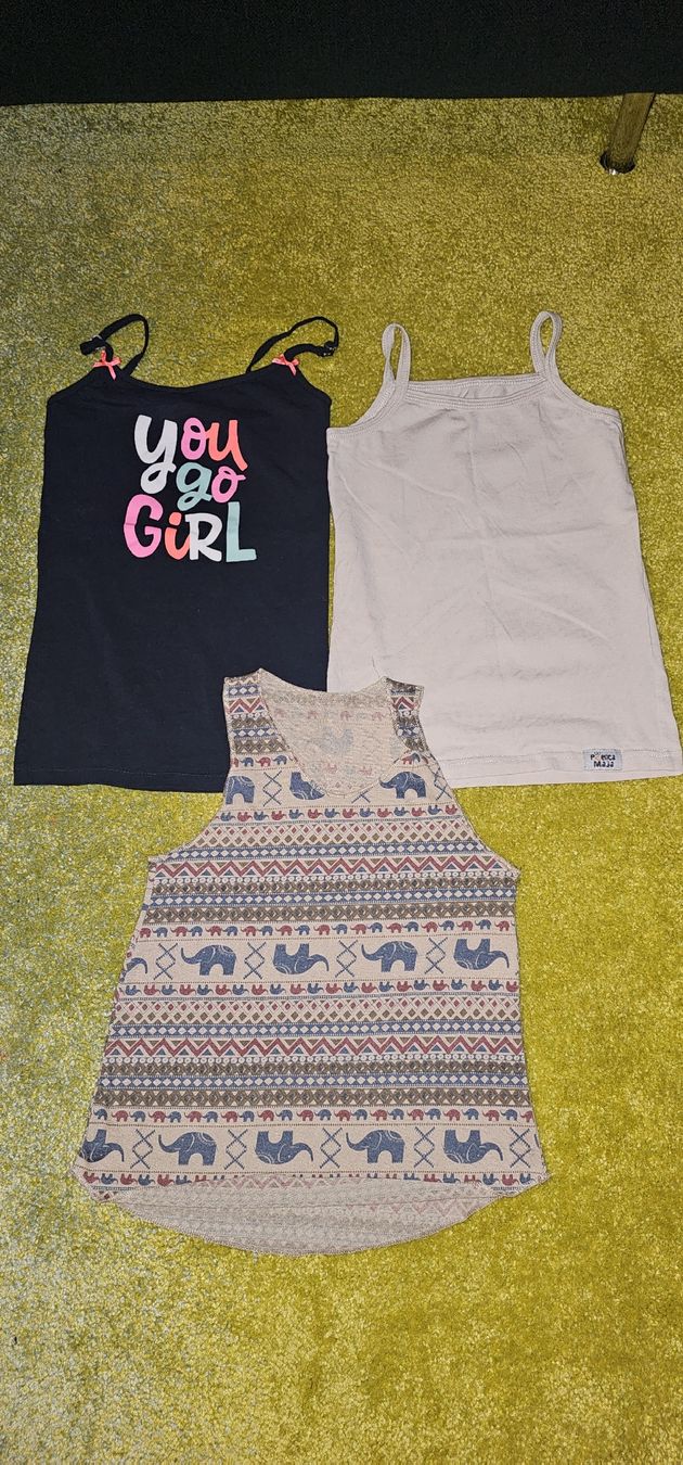 Lotti & Set di vestiti: 3er Set Mädchen Tops Gr. 134-140 – Usato da Horgen venduto da ste_sy7h