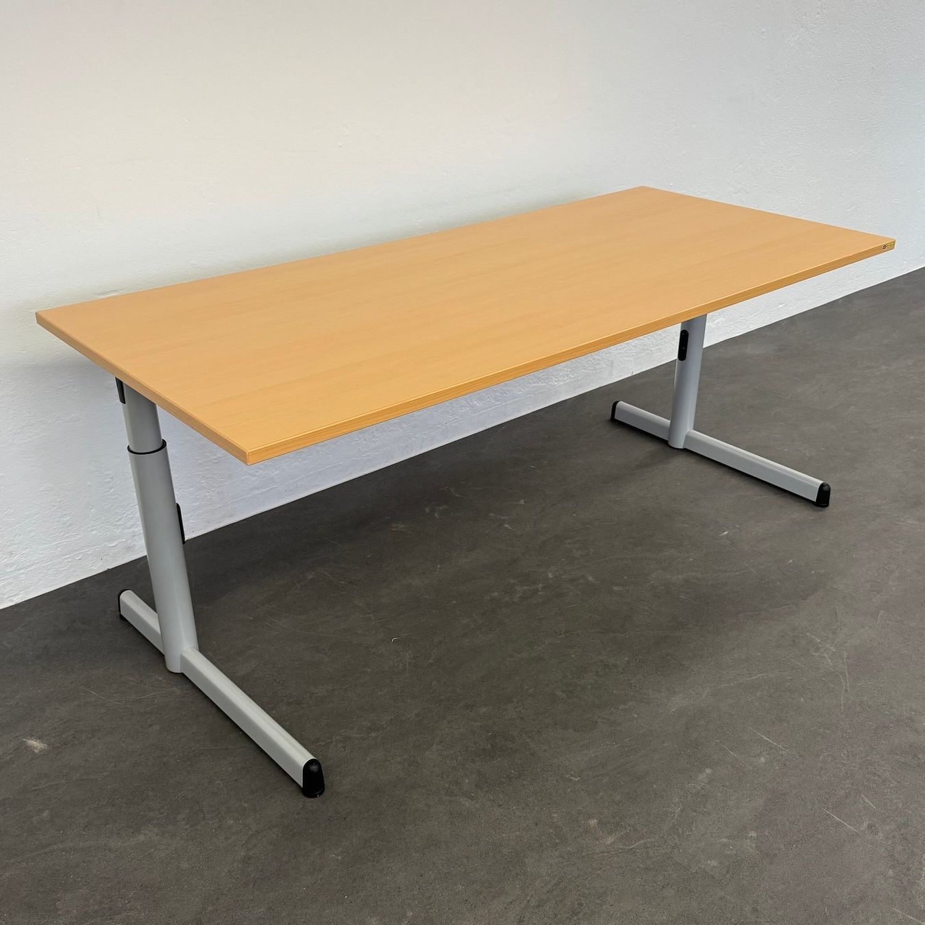 Steelcase Scrivanie: Steelcase Tenaro Schreibtisch – Usato da Schönenwerd venduto da mcofficeshop 1