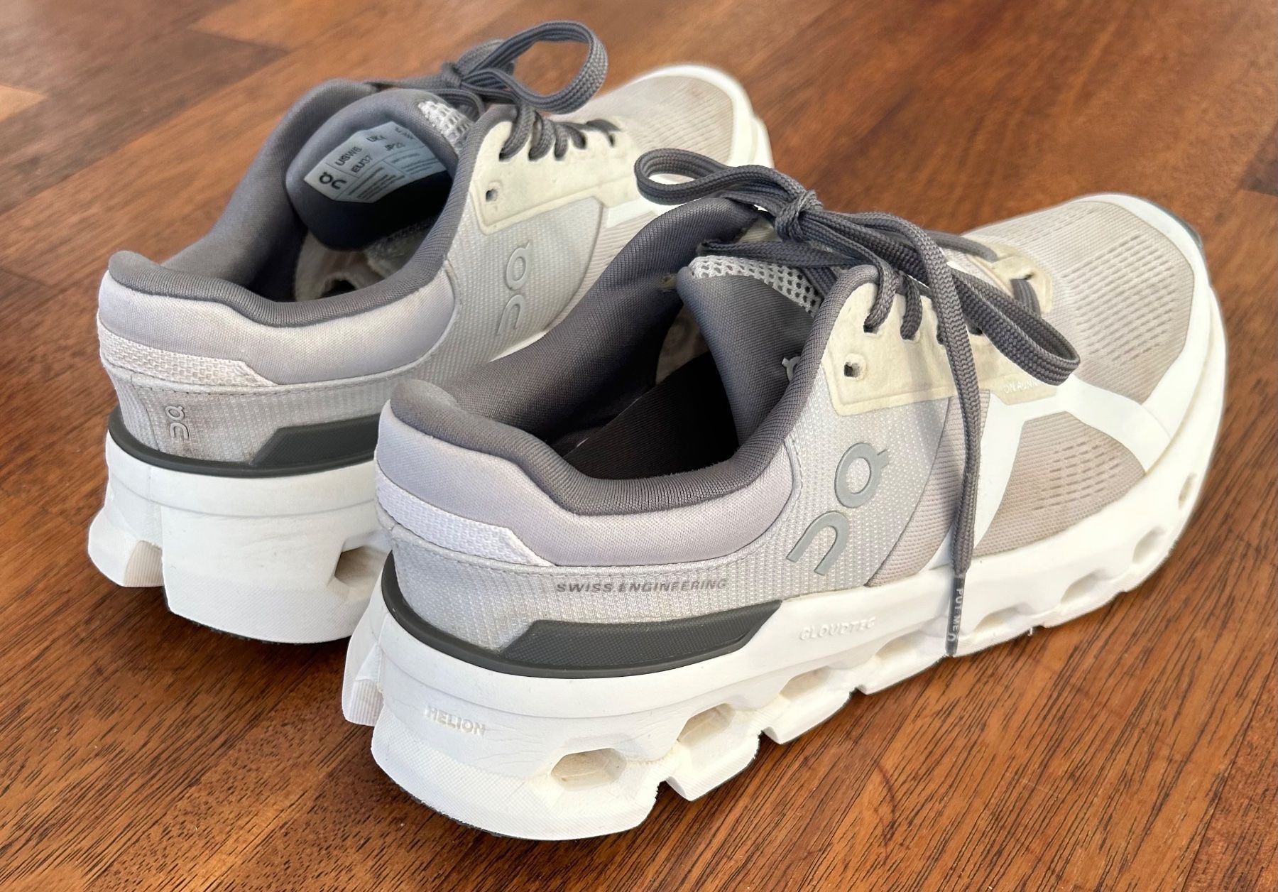 On Scarpe da donna: ON Cloudrunner 2 Damen Laufschuh, 37 – Usato da Seuzach venduto da Megane1 2