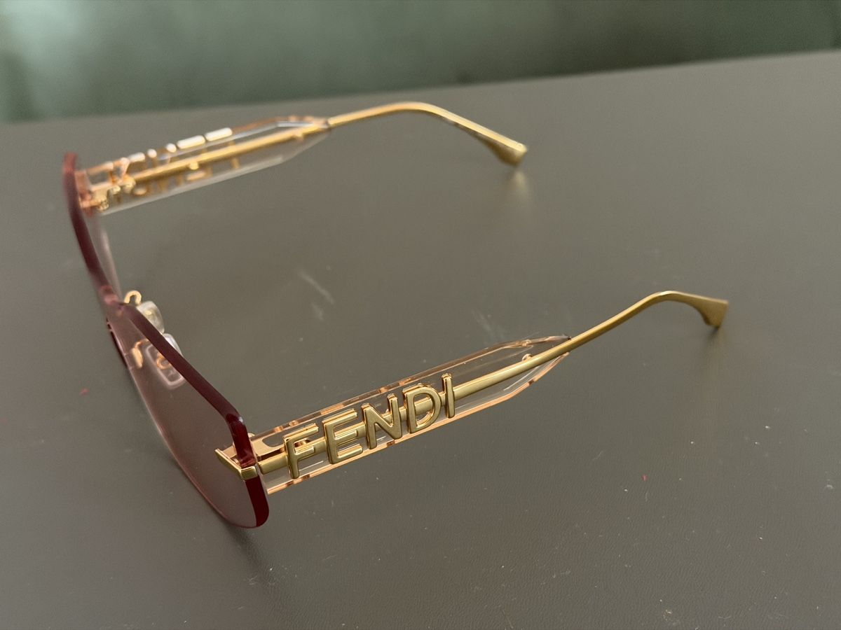 Fendi Brillen & Gläser: Fendi Sonnenbrille Fendigraphy FE40066U 30A – Neu (gemäss Beschreibung) aus Luzern von lang30 1