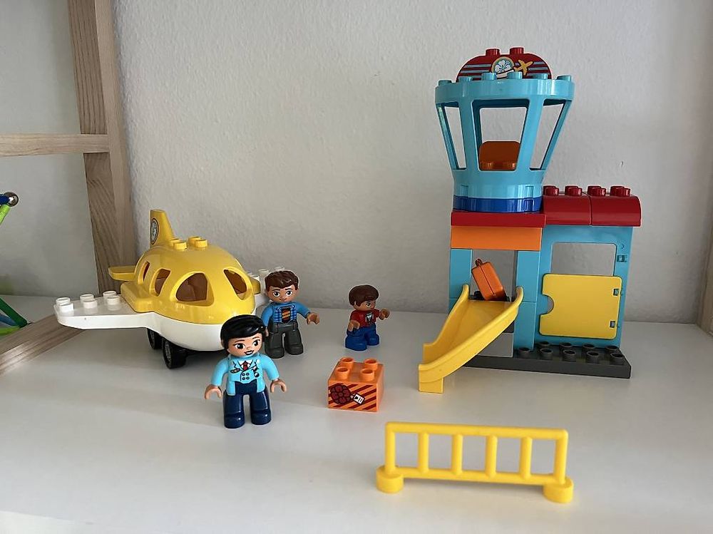 Spielzeuge: Duplo Flughafen Set – Gebraucht aus Zürich von Marielis