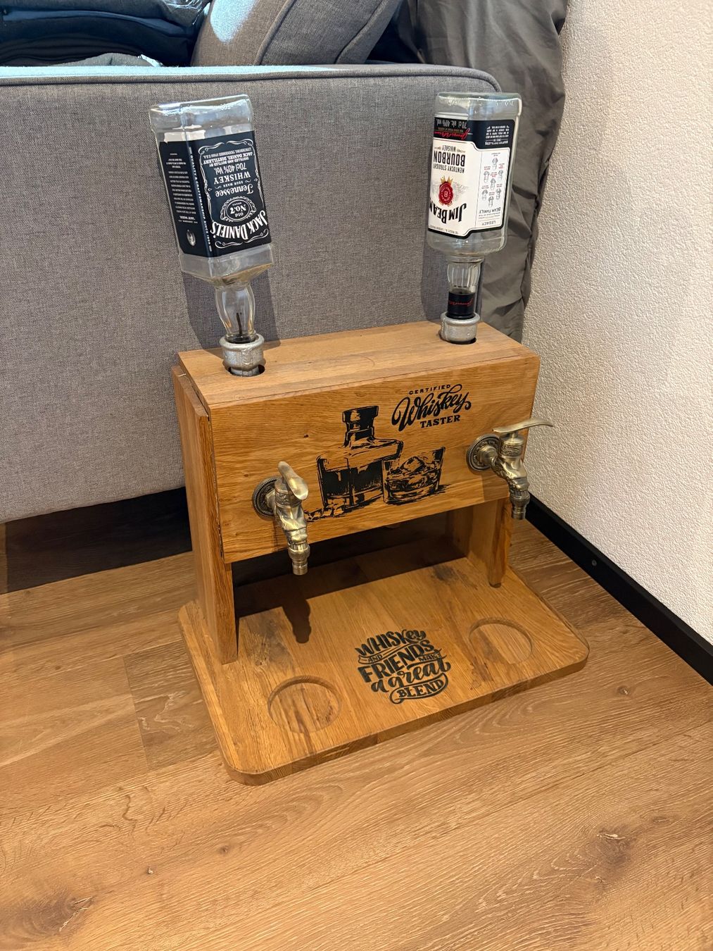 Ladenausstattungen & Messebau: Whiskyspender – Gebraucht aus Oberiberg von Holdi83
