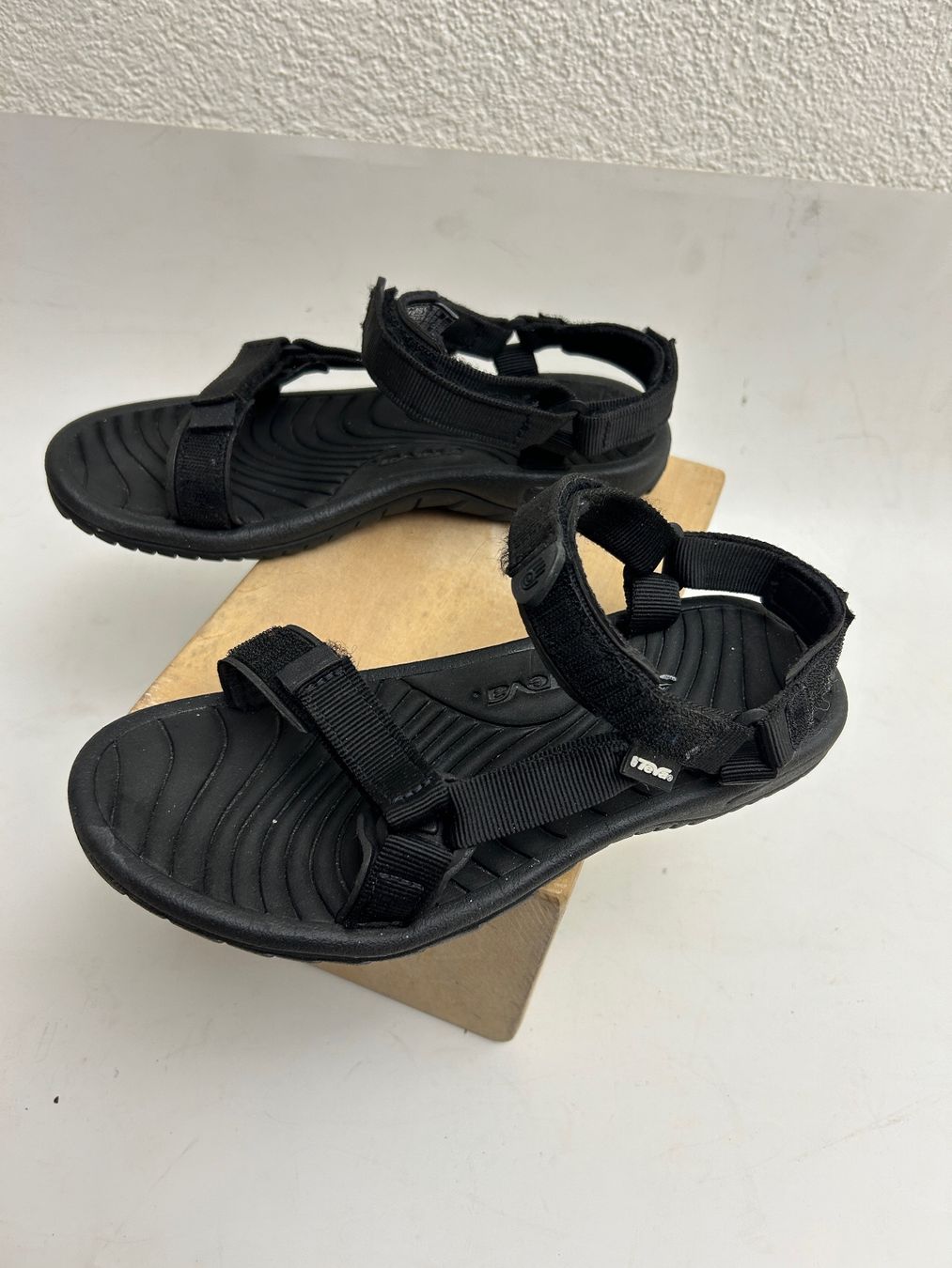 Scarpe da uomo: TEVA Sandalen Gr. 39, neuwertig – Usato da Rheineck venduto da emma.gut 9
