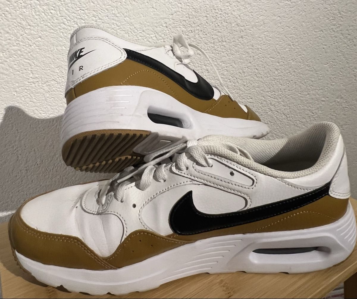 Nike Chaussures hommes: Baskets Nike air – D'occasion à St-Pierre-Clages par ste_xk6p