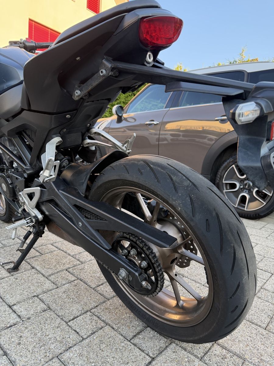 Honda Strasse: Honda CB125R Defekt – Defekt aus Appenzell von B-Quick 7