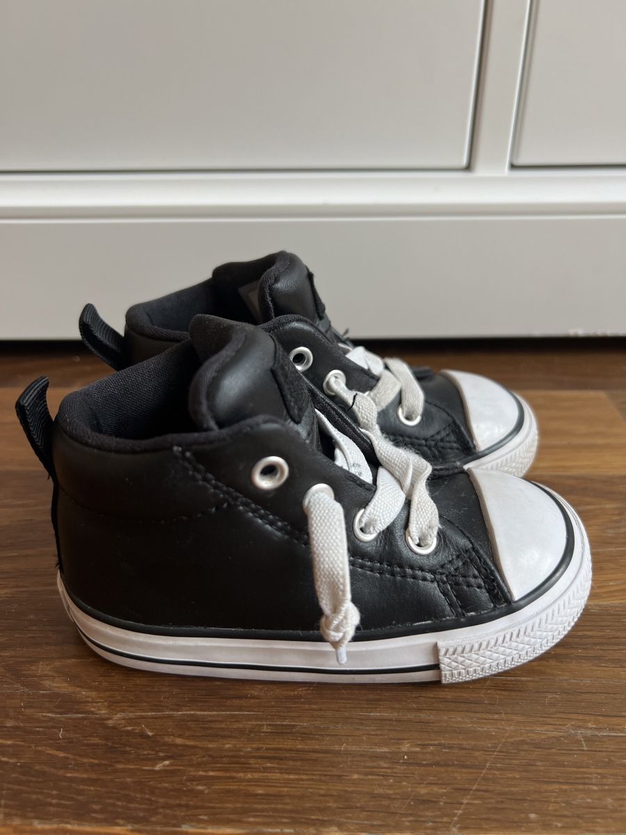Converse Scarpe per ragazzi: Converse All Star sneakers EU 22 black – Usato da Adliswil venduto da youngbee 1