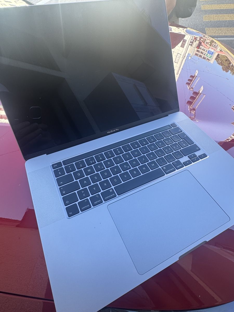 Apple Portables: MacBook Pro 2019 A2141 defekte  – Défectueux à Bern par Picatcho 1