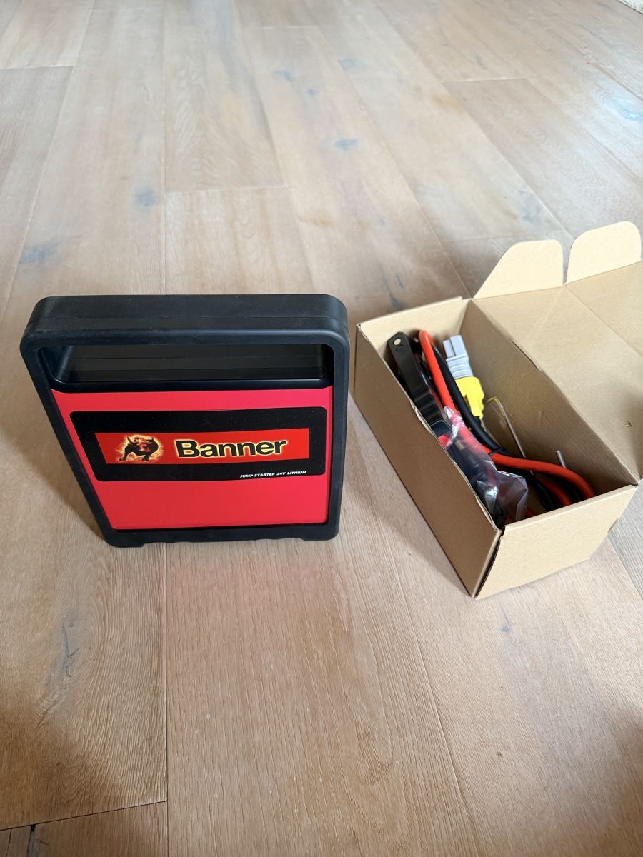 Banner Batterie: Booster de démarrage Banner 24V Lithium – Nuovo e nell'imballaggio originale da Donneloye venduto da Edelweiss_jeep 4