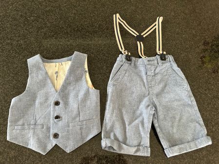 Kinder Weste und kurze Hose mit Hosenträgern gebraucht