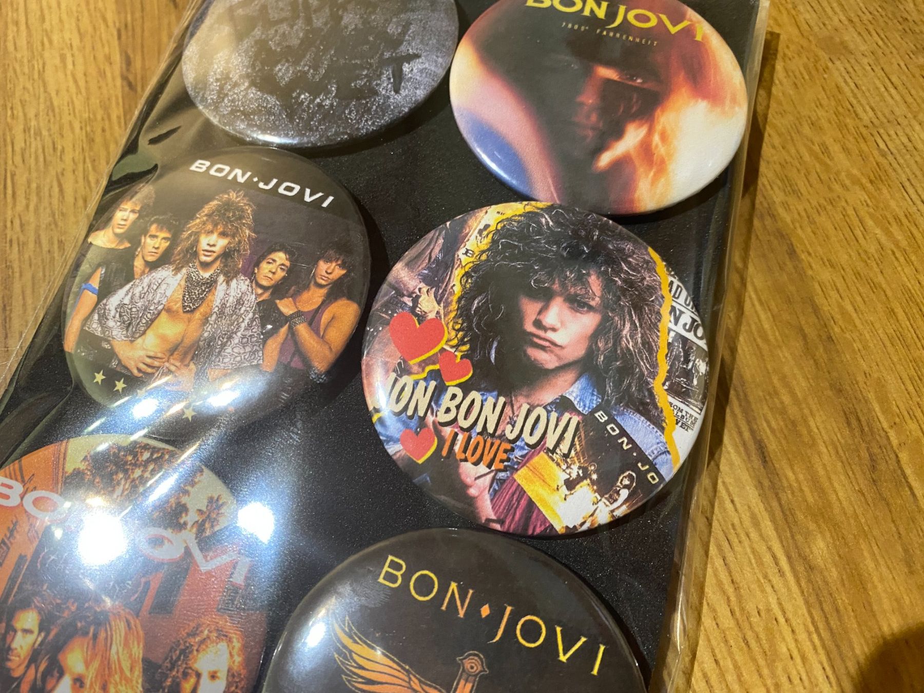 Placchette & Badge: Bon Jovi Magnete! – Nuovo e nell'imballaggio originale da Basel venduto da FatCatPacksTheRatt 4