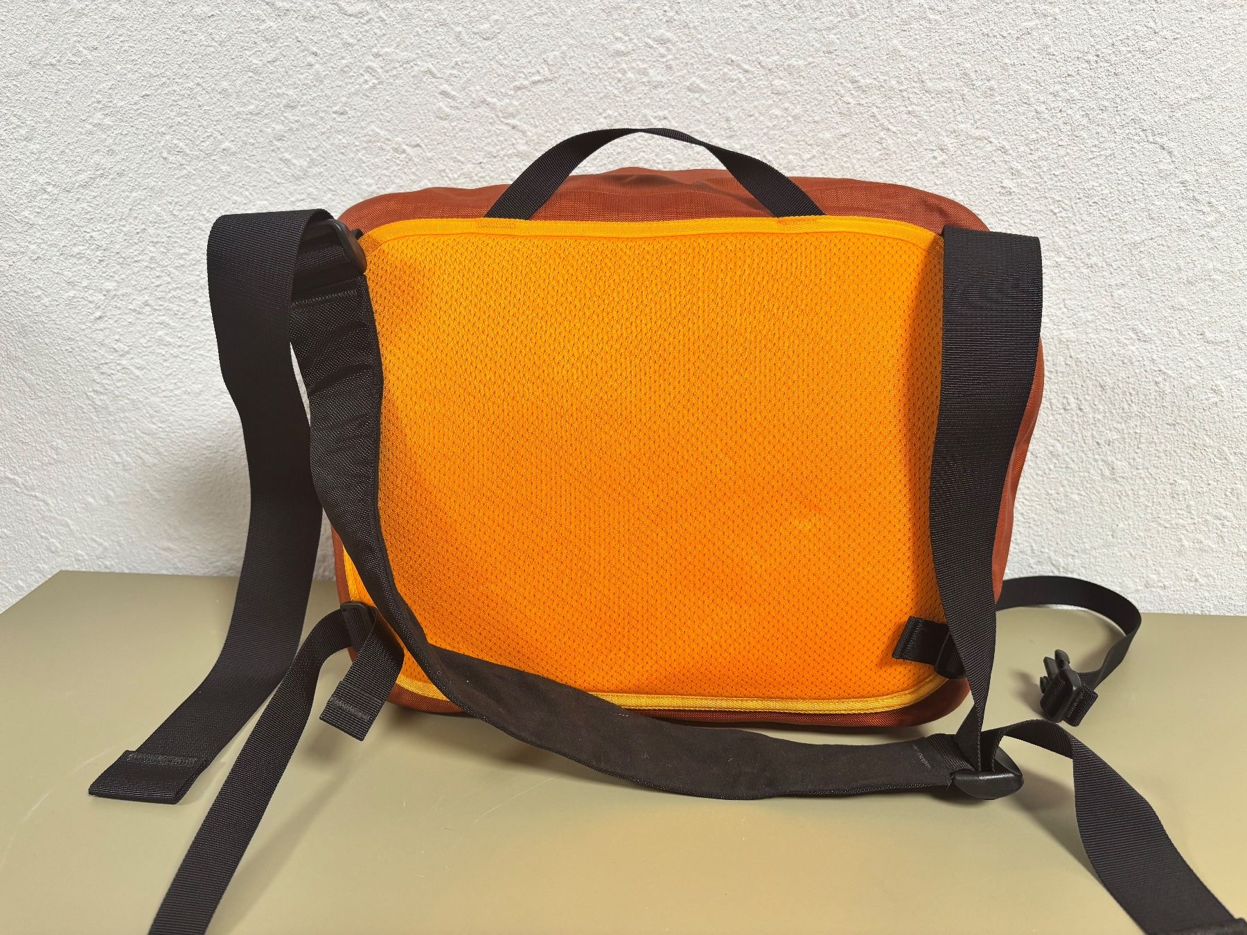 Arcteryx Borse: Arc'teryx Lunara Tasche orange – Usato da Bottmingen venduto da ana_5hrv 1