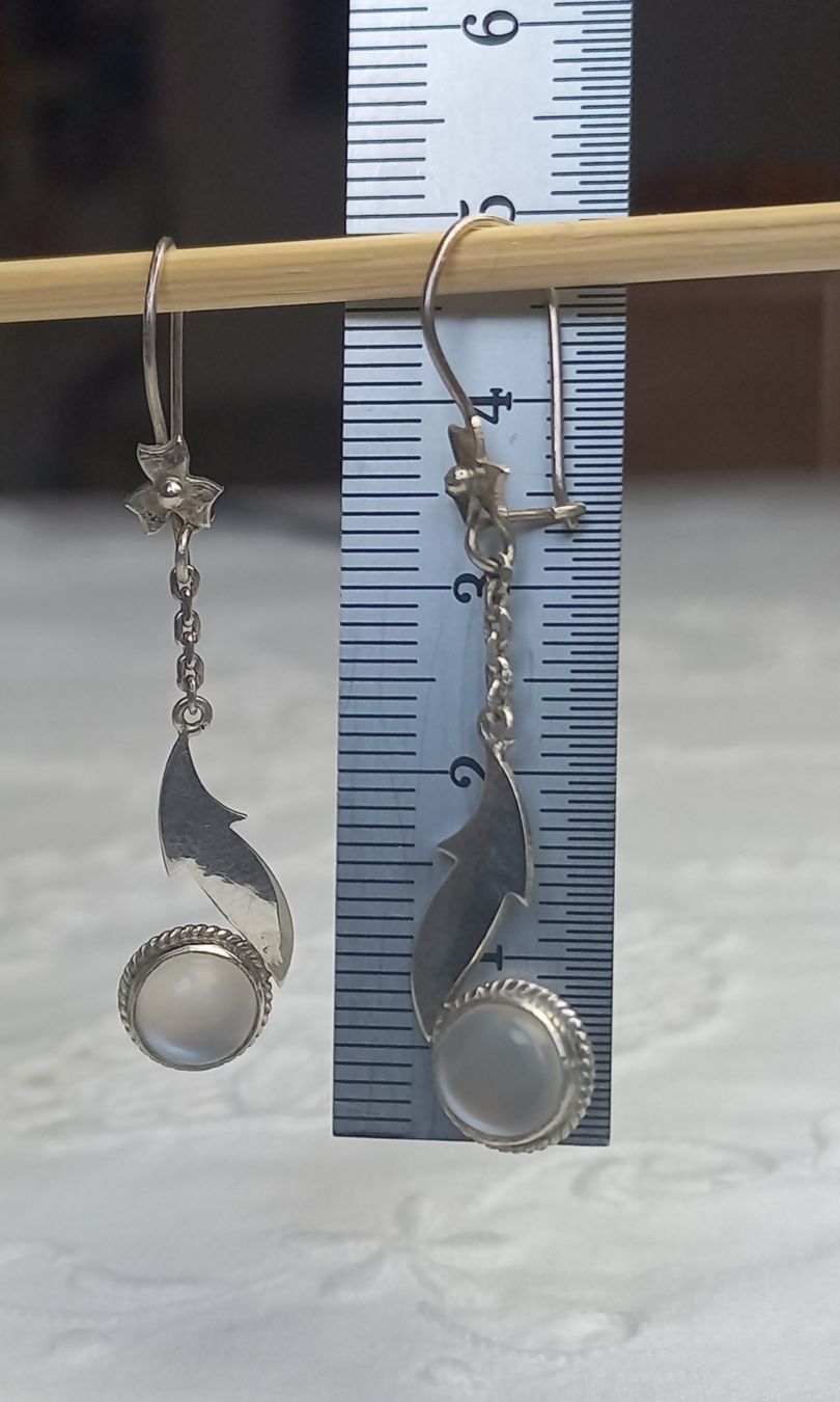 Boucles d'oreille: Silber Ohrhänger mit Mondstein neuwertig.  – D'occasion à Buchs AG par Dzirul 9