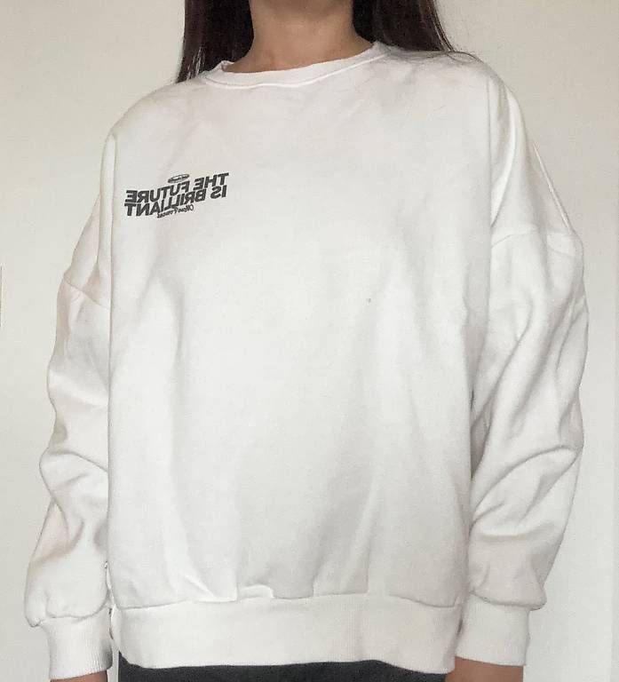 Pull&Bear Maglioni & Felpe: white oversized sweatshirt with logo from Pull & Bear – Usato da Basel venduto da AnninaD97 1