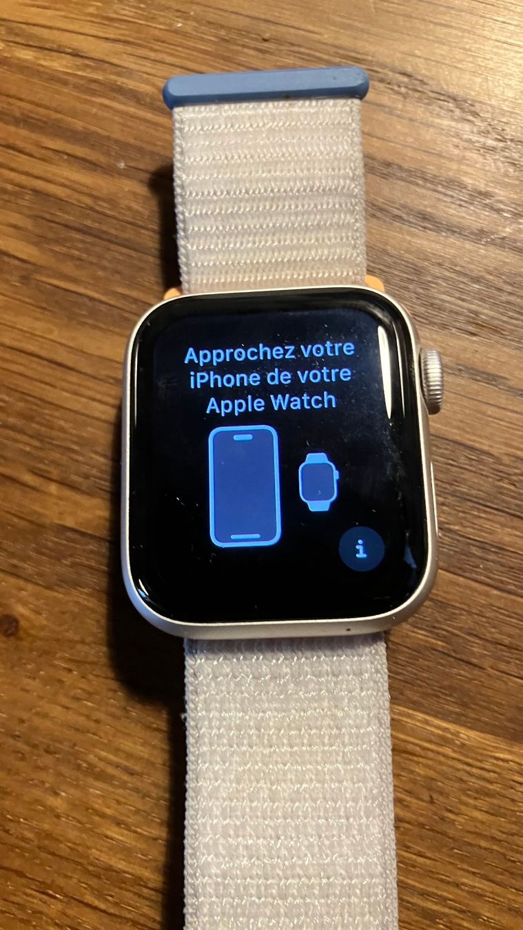 Apple Smartwatch: Apple Watch SE 40mm 2ème génération – Nuovo e nell'imballaggio originale da Ovronnaz venduto da LesBidochons