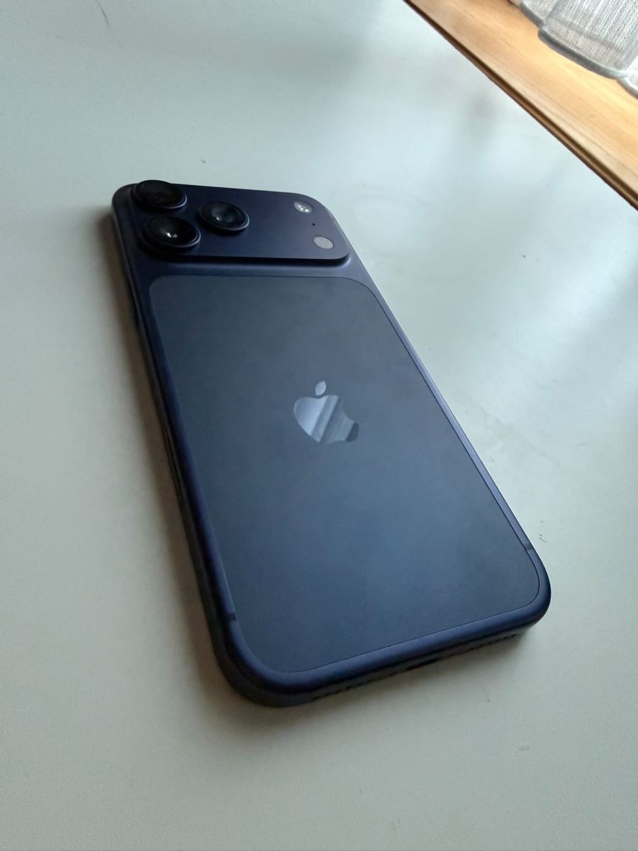 Apple Portables: 17 PRO MAX 1 TB – D'occasion à Wattwil par GentIeman