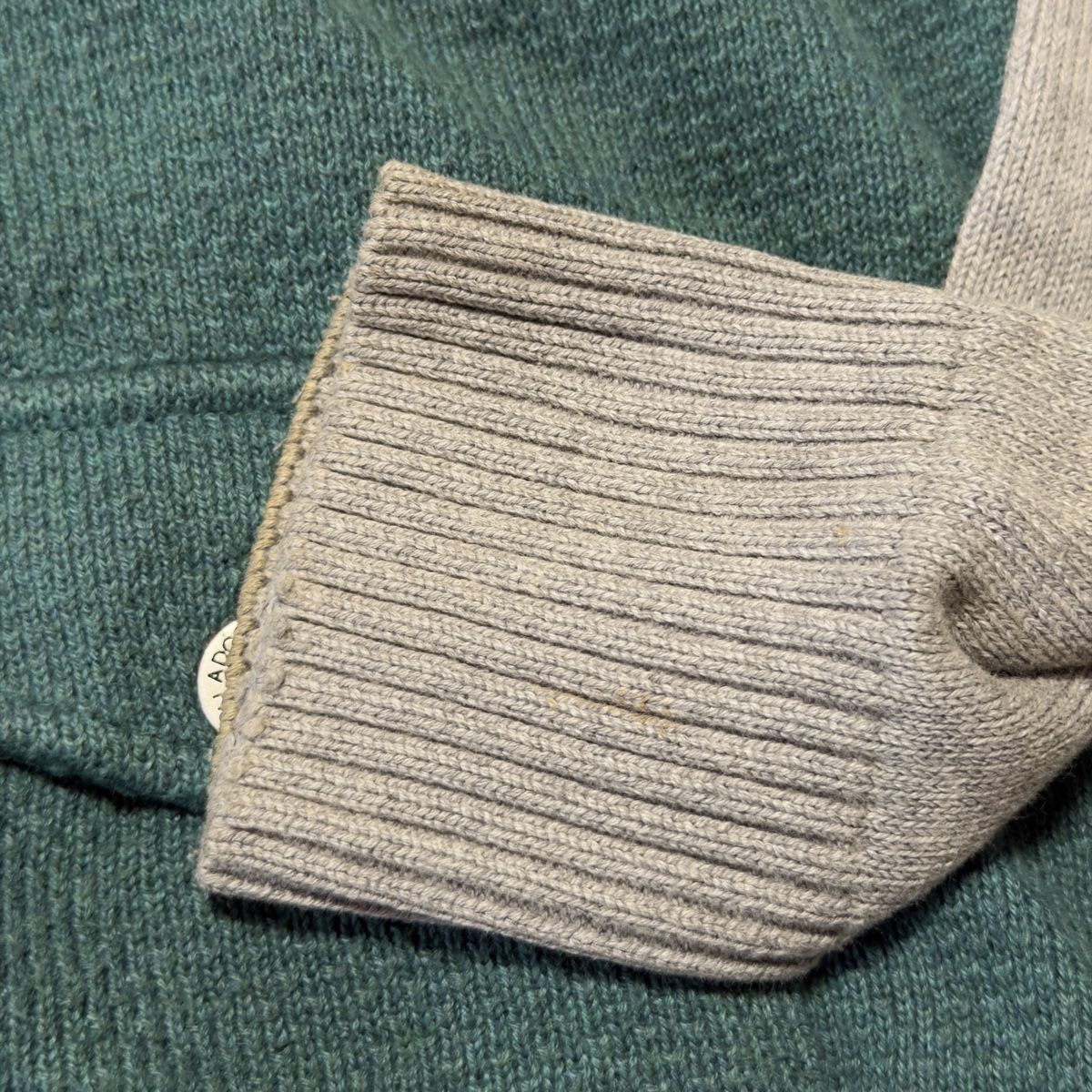 Maglioni & Felpe: Adolfo Dominguez Wool-Blend Cardigan - Size Medium – Usato da Bülach venduto da Agixs. 3