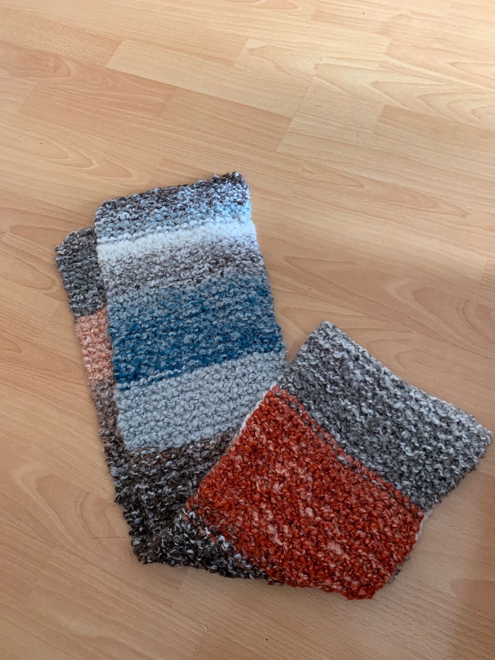 Foulards, Tücher & Schals: Jolie écharpe tricotée main – Gebraucht aus MEYRIN von Gwendo10