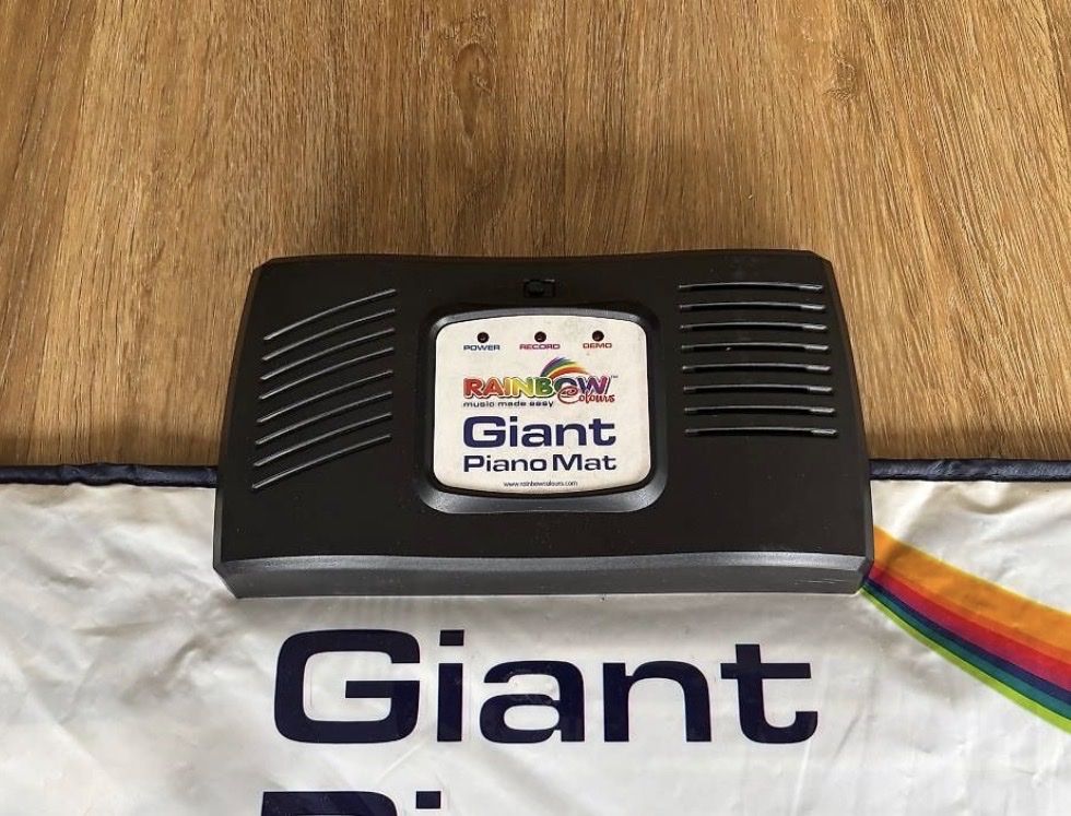 Giocattoli: Riesen Piano Matte Rainbow neuwertig mit Modul – Usato da Stachen venduto da stachi08 1