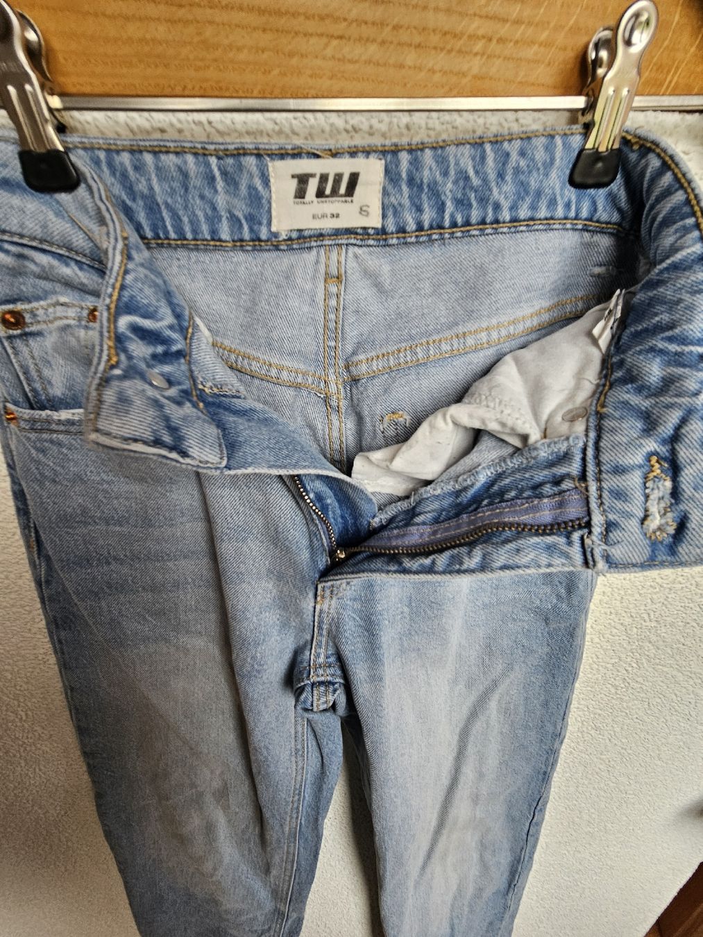 Jeans: Coole TW Jeans, Grösse 32, hellblau – Usato da Staffelbach venduto da Frisco77 5