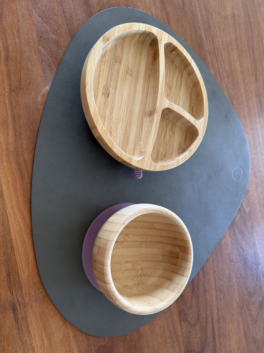 Ciotole: Breischale Holz mit Saugnäpfen  – Usato da Zürich venduto da Circularrocks