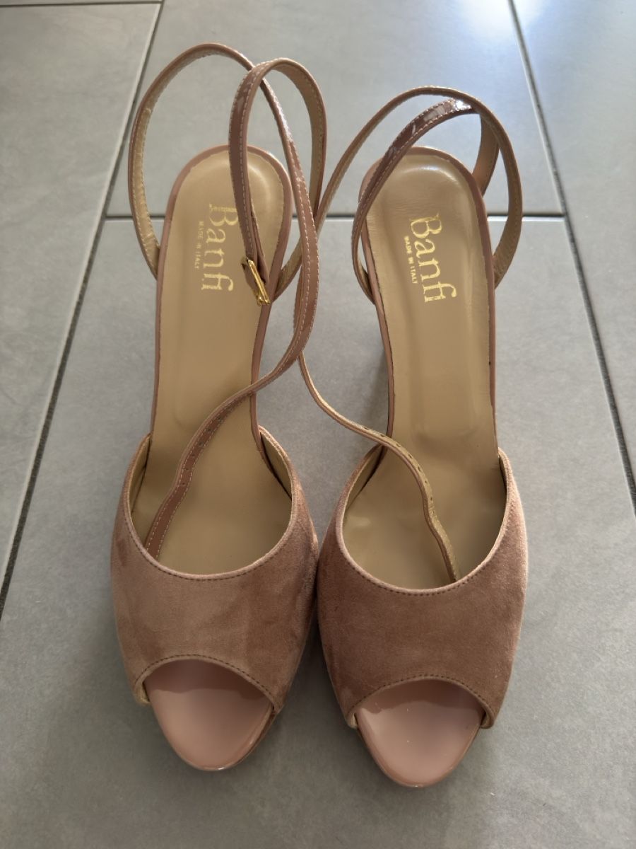 Scarpe da donna: Escarpins en daim rose poudré – Usato da Saxon venduto da joe_75hb