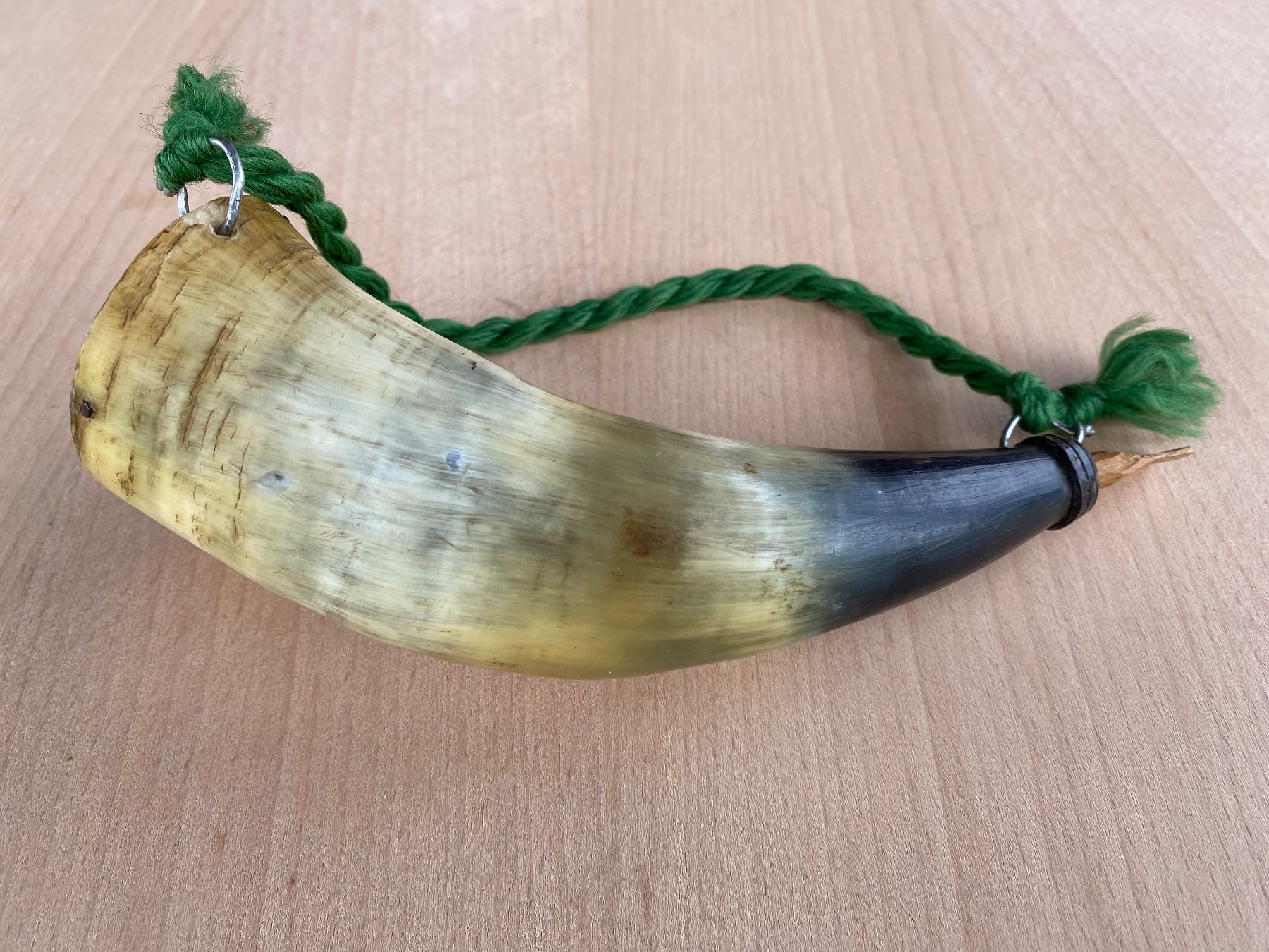 Uniformen: schönes antikes Bündner Pulverhorn – Gebraucht aus Feldbach von Olive1 1