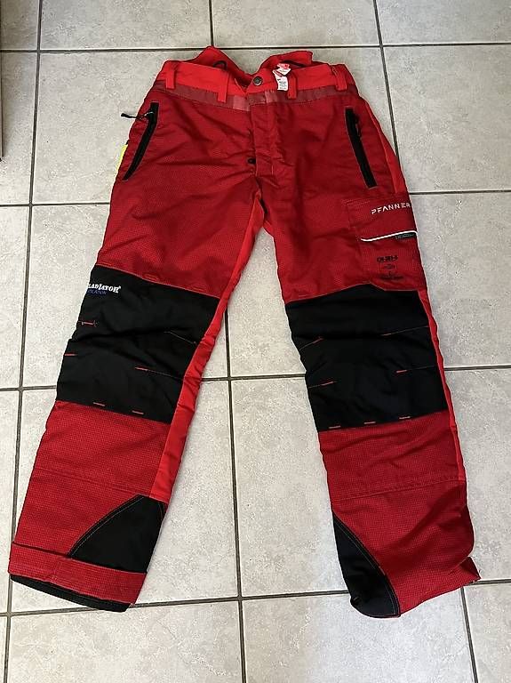 Pantalons: Pantalon tronçonneuse – D'occasion à Tavannes par Tch7