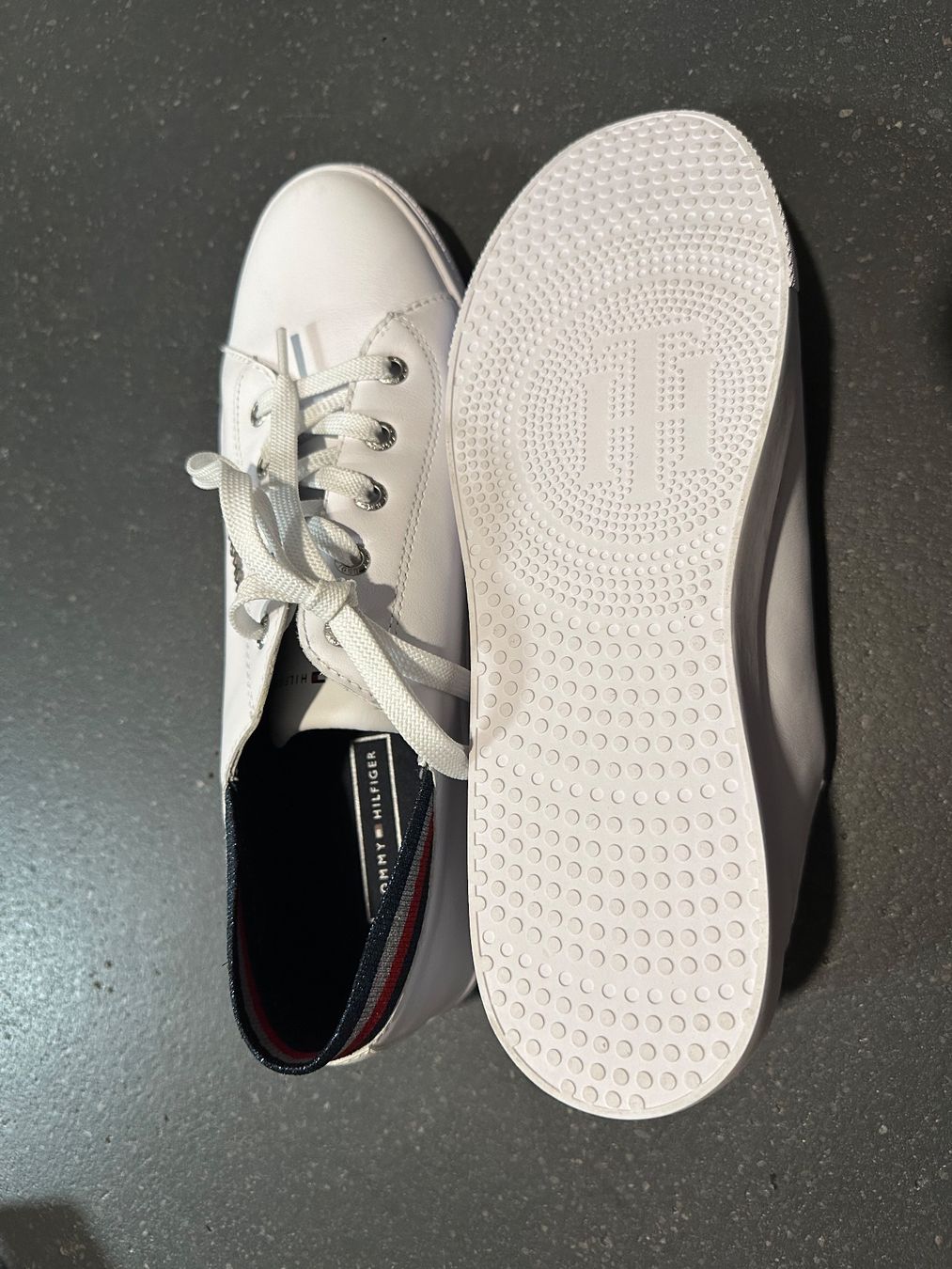 Tommy Hilfiger Herrenschuhe: Tommy Hilfiger Sneaker Gr. 42 – Neu (gemäss Beschreibung) aus Bolligen von Pixxie01 3