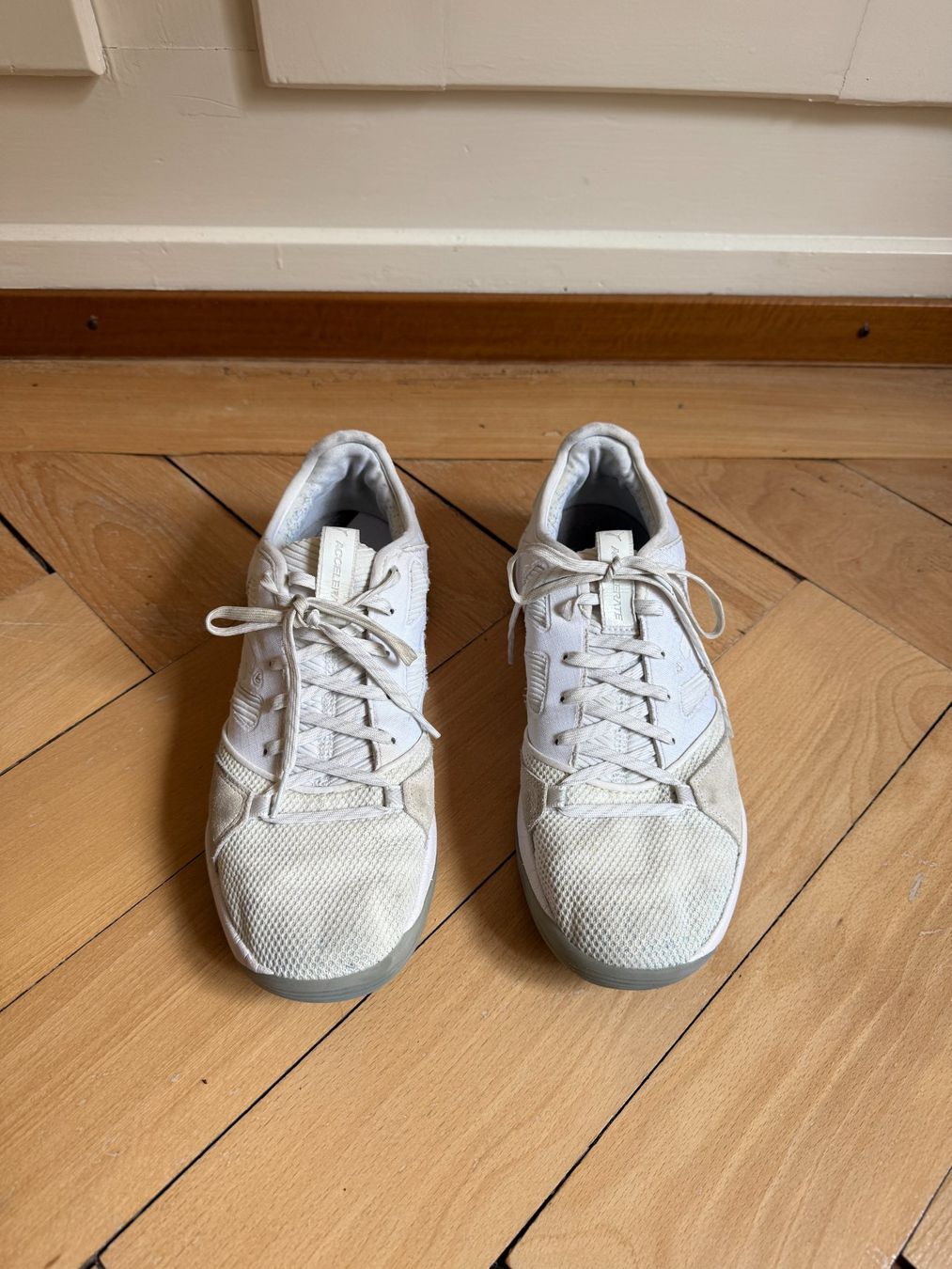 Puma Chaussures hommes: PUMA Accelerate Nitro Turnschuhe weiss 42.5 – D'occasion à Zürich par Diazaio 1