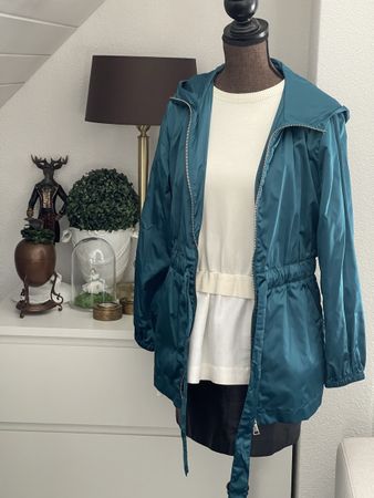 Massimo Dutti Damenjacke – Eleganz trifft Funktionalität
