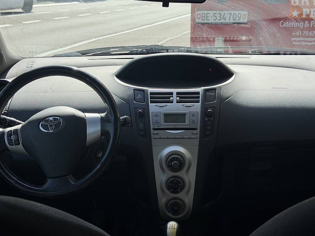 Automobili: Toyota Yaris 1.3 VVT-i  2007  66999 km  – Usato da Ipsach venduto da wasif15x 1