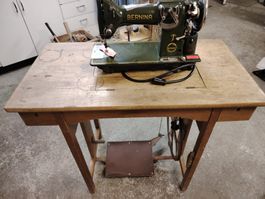 Bernina Nähmaschine mit Tisch und Fusspedal Vintage