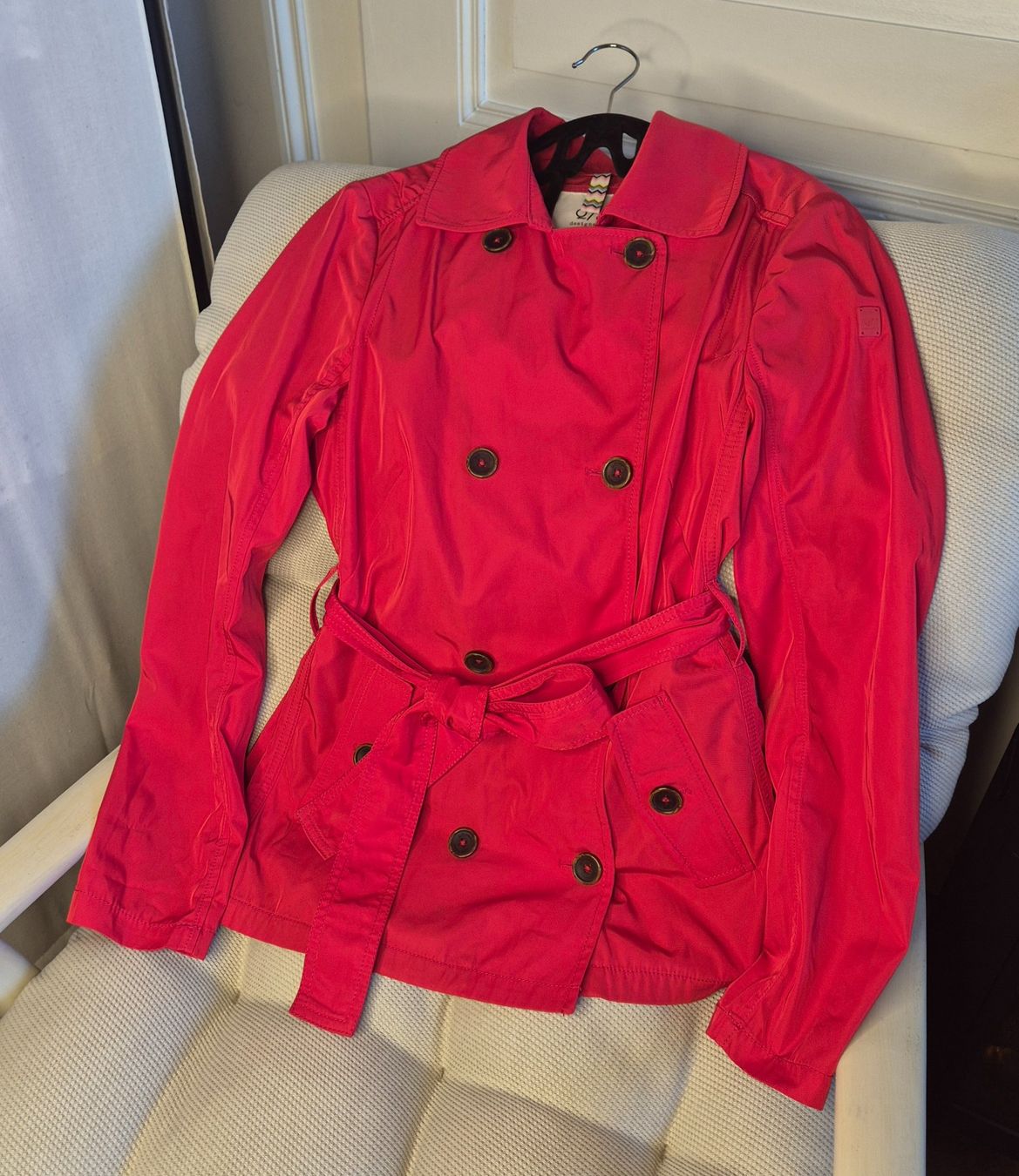 Cappotti: Roter Trenchcoat – Usato da Leissigen venduto da ali_k9v8 2