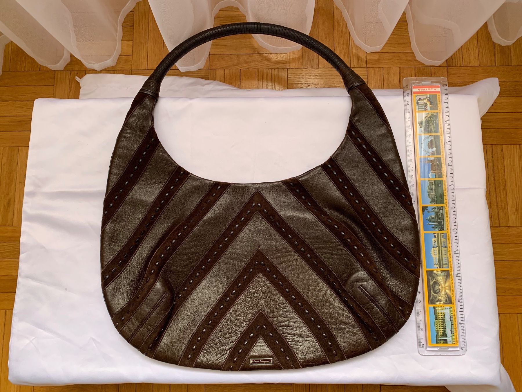 Salvatore Ferragamo Borse da donna: Tasche Selvadore Fergamo Vintage – Usato da Zürich venduto da Maggi1980 1