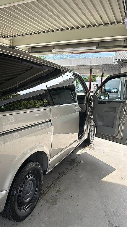 Automobili: VW T5 9 posti – Usato da S. Antonino venduto da eng_c5pp 3