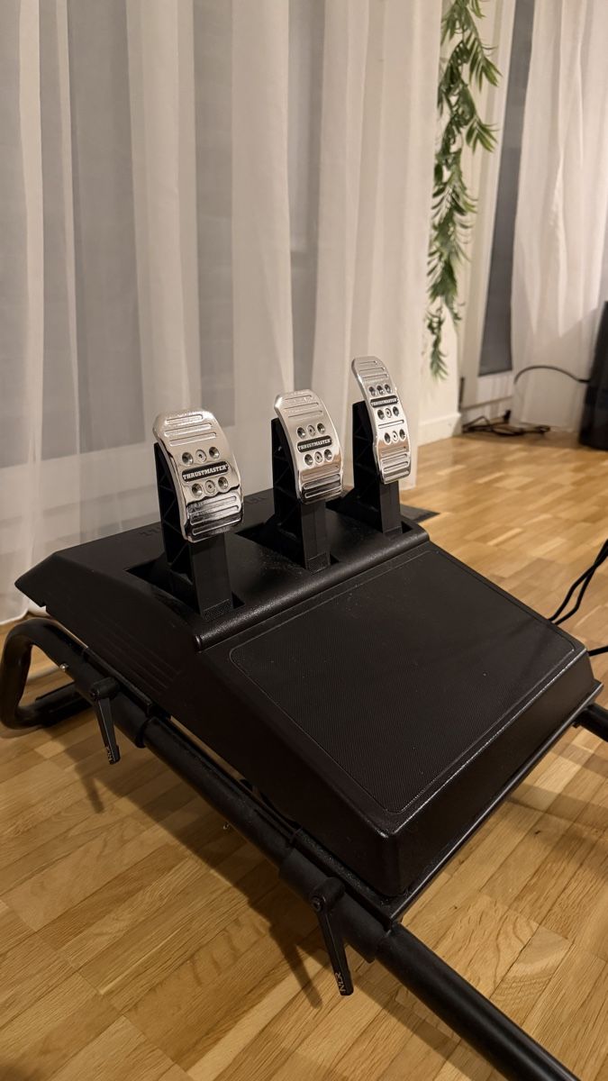 Thrustmaster Controller: Simracing setup trustmaster – Gebraucht aus St.Gallen von Raphael_21 2